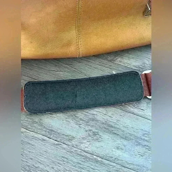 Wilsons Leather Porthole Handle Crossbody/Shoulder Bag Briefcase in Cognac - Picture 4 of 16